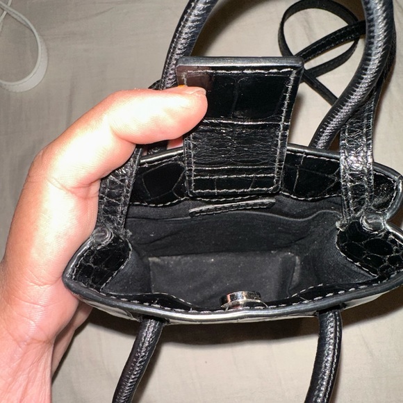 BALENCIAGA SHOPPING PHONE HOLDER CROCODILE EMBOSSED - Picture 6 of 8